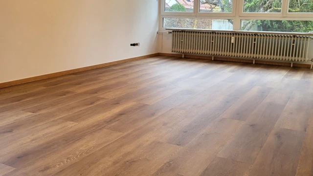 Maler- und Bodenlegearbeiten bei der Altbausanierung