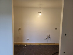 Renovierungsanstrich mit Nikotinfarbe - nachher